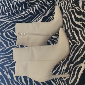 Stiletto booties, off white, jessica simpsons